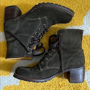 FRYE Sabrina 6G Olive green suede